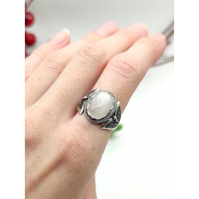 Кольцо посеребренное с розовым кварцем Кольцо посеребренное с розовым кварцем