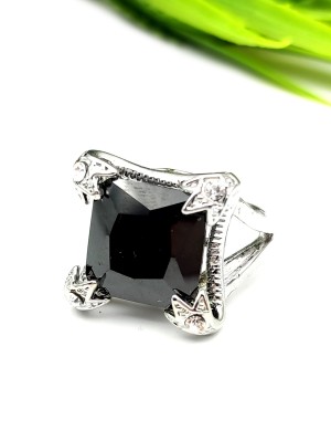 Кольцо с черным фианитом