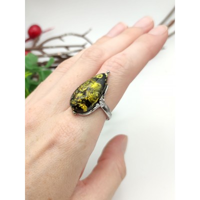 Кольцо с зелёным бернитом (сплав смол и янтаря)