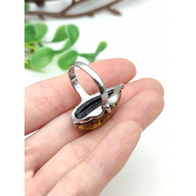 Кольцо с зелёным бернитом (сплав смол и янтаря)