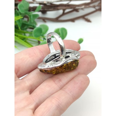 Кольцо с зелёным бернитом (сплав смол и янтаря)