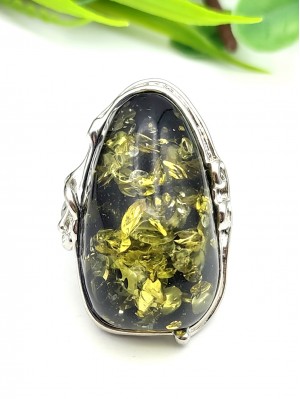 Кольцо с зелёным бернитом (сплав смол и янтаря)