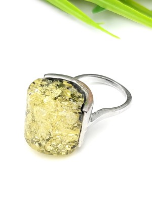 Кольцо с зелёным бернитом (сплав смол и янтаря)