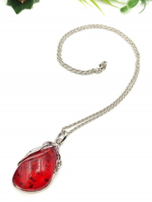 Подвеска из бернита (сплав смол и янтаря)