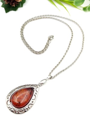 Подвеска из бернита (сплав смол и янтаря)