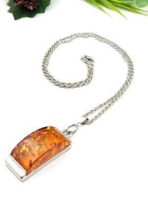 Подвеска из бернита (сплав смол и янтаря)