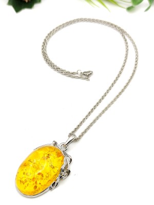 Подвеска из бернита (сплав смол и янтаря)