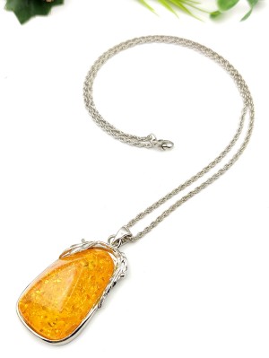 Подвеска из бернита (сплав смол и янтаря)