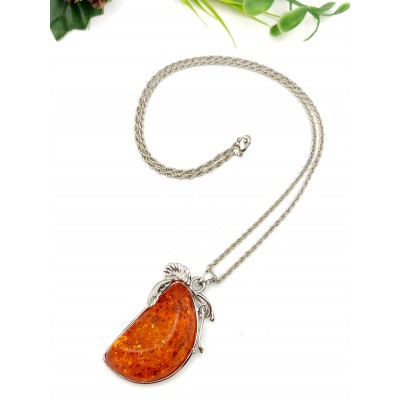 Подвеска из бернита (сплав смол и янтаря)