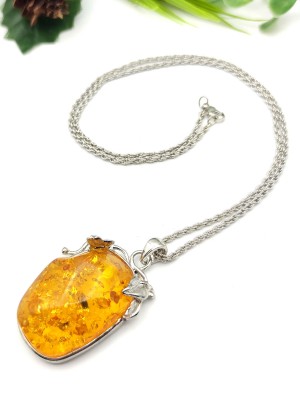 Подвеска из бернита (сплав смол и янтаря)