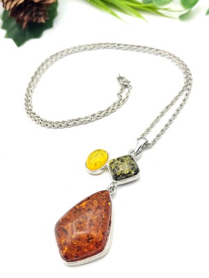 Подвеска из бернита (сплав смол и янтаря)