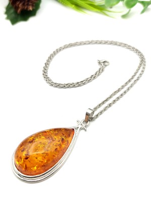 Подвеска из бернита (сплав смол и янтаря)