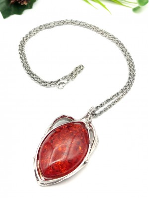 Подвеска из бернита (сплав смол и янтаря)