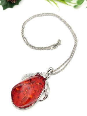 Подвеска из бернита (сплав смол и янтаря)