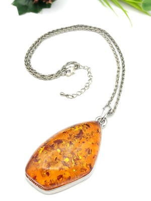 Подвеска из бернита (сплав смол и янтаря)