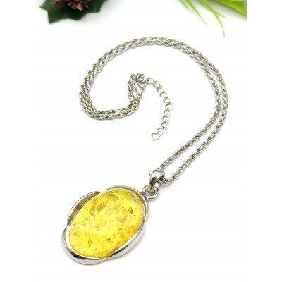 Подвеска из бернита (сплав смол и янтаря)