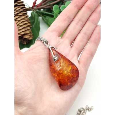 Подвеска из бернита (сплав смол и янтаря)