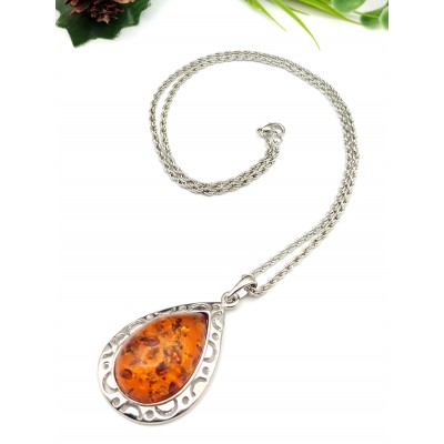 Подвеска из бернита (сплав смол и янтаря)