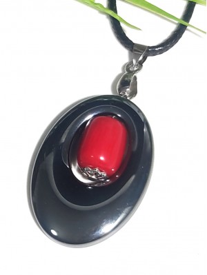 Подвеска из гематита и коралла