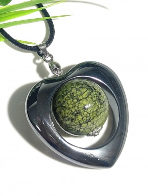 Подвеска из гематита и змеевика