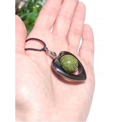Подвеска из гематита и змеевика