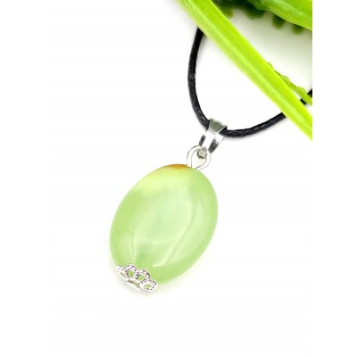 Подвеска из зеленого оникса