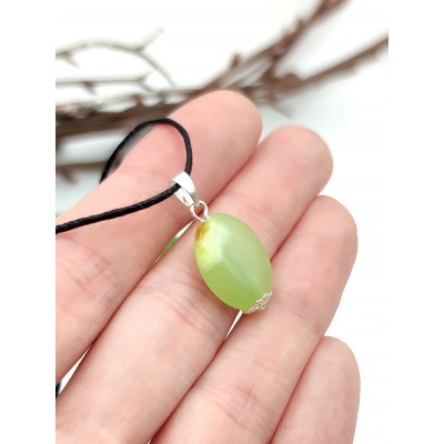 Подвеска из зеленого оникса