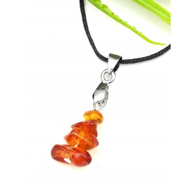 Подвеска из коньячного янтаря