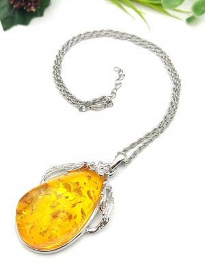 Подвеска из бернита (сплав смол и янтаря)