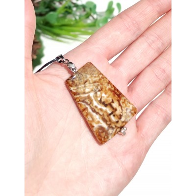 Подвеска из тигрового агата