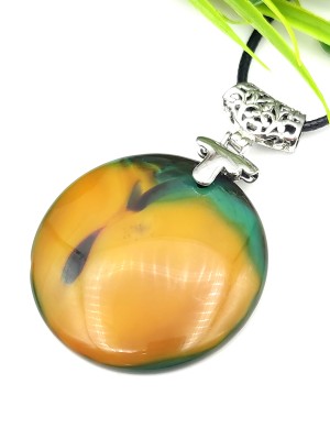 Подвеска из желто-зеленого агата