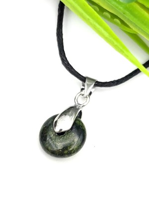 Подвеска из змеевика