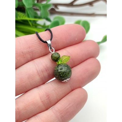 Подвеска из змеевика