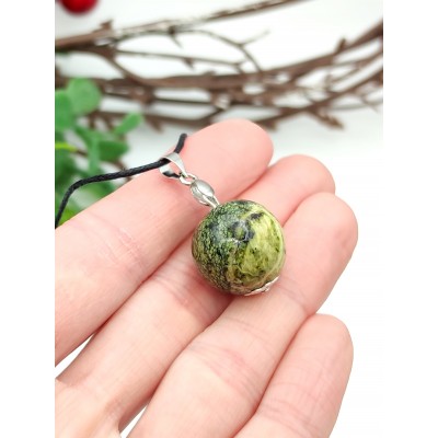 Подвеска из змеевика