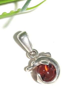 Подвеска посеребренная Дельфин с янтарем