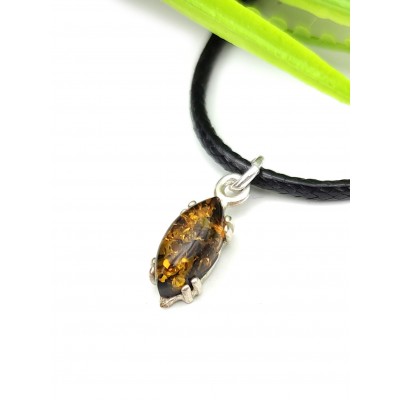 Подвеска посеребренная с зелёным янтарем