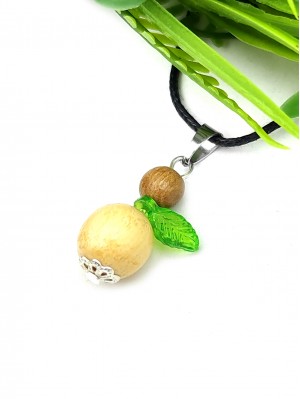 Подвеска из дерева