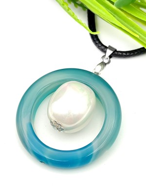 Подвеска с голубым агатом и жемчугом Майорка