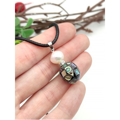 Подвеска с халиотисом и жемчугом Барокко