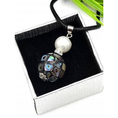 Подвеска с халиотисом и жемчугом Барокко