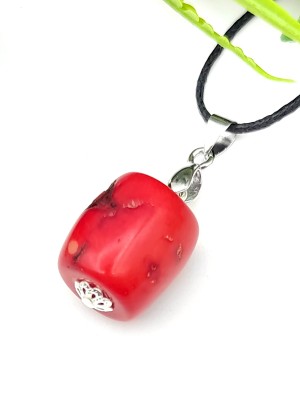 Подвеска с красным кораллом