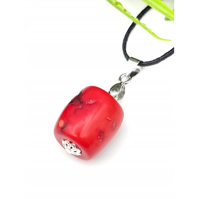 Подвеска с красным кораллом