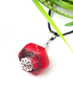 Подвеска с красным кораллом