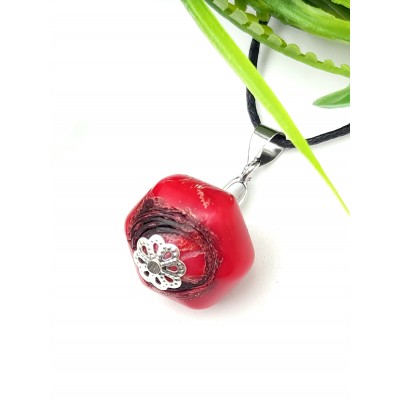 Подвеска с красным кораллом