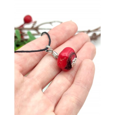 Подвеска с красным кораллом