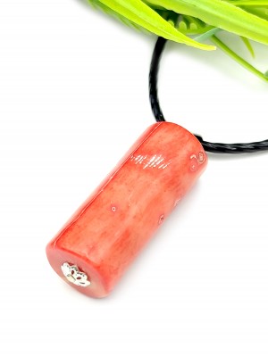 Подвеска с оранжевым кораллом