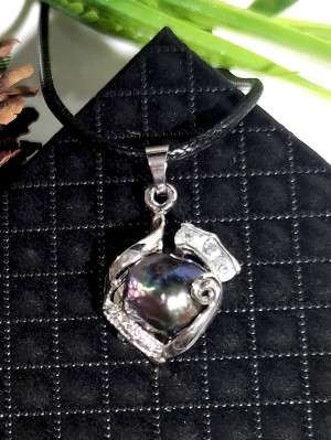 Подвеска с черным (синим) жемчугом Барокко