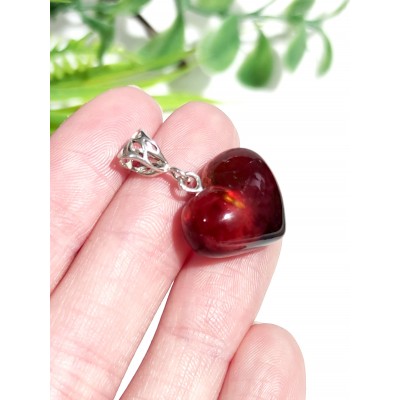 Подвеска сердечко из коньячного янтаря