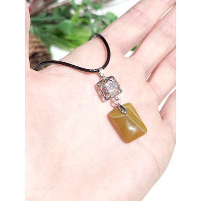 Подвеска с желто-оранжевым агатом и фианитом