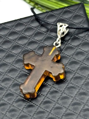 Подвеска крестик из коньячного янтаря